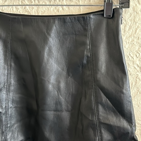 Aritzia Babaton Black Faux Leather Mini Skirt 4 - Picture 3 of 8